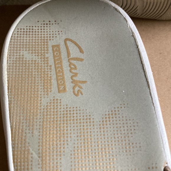 Clarks Women's Gold Sandals - Picture 5 of 6